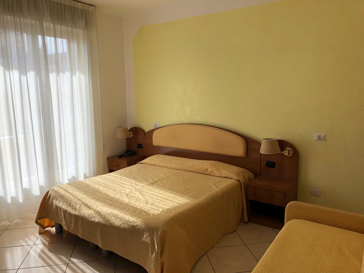 Hotel Solidago Arma di Taggia Luaran gambar