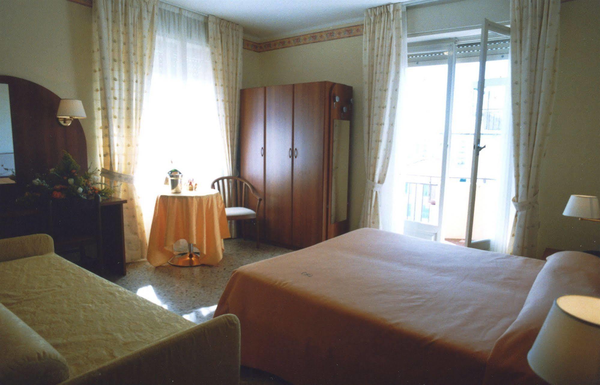 Hotel Solidago Arma di Taggia Luaran gambar