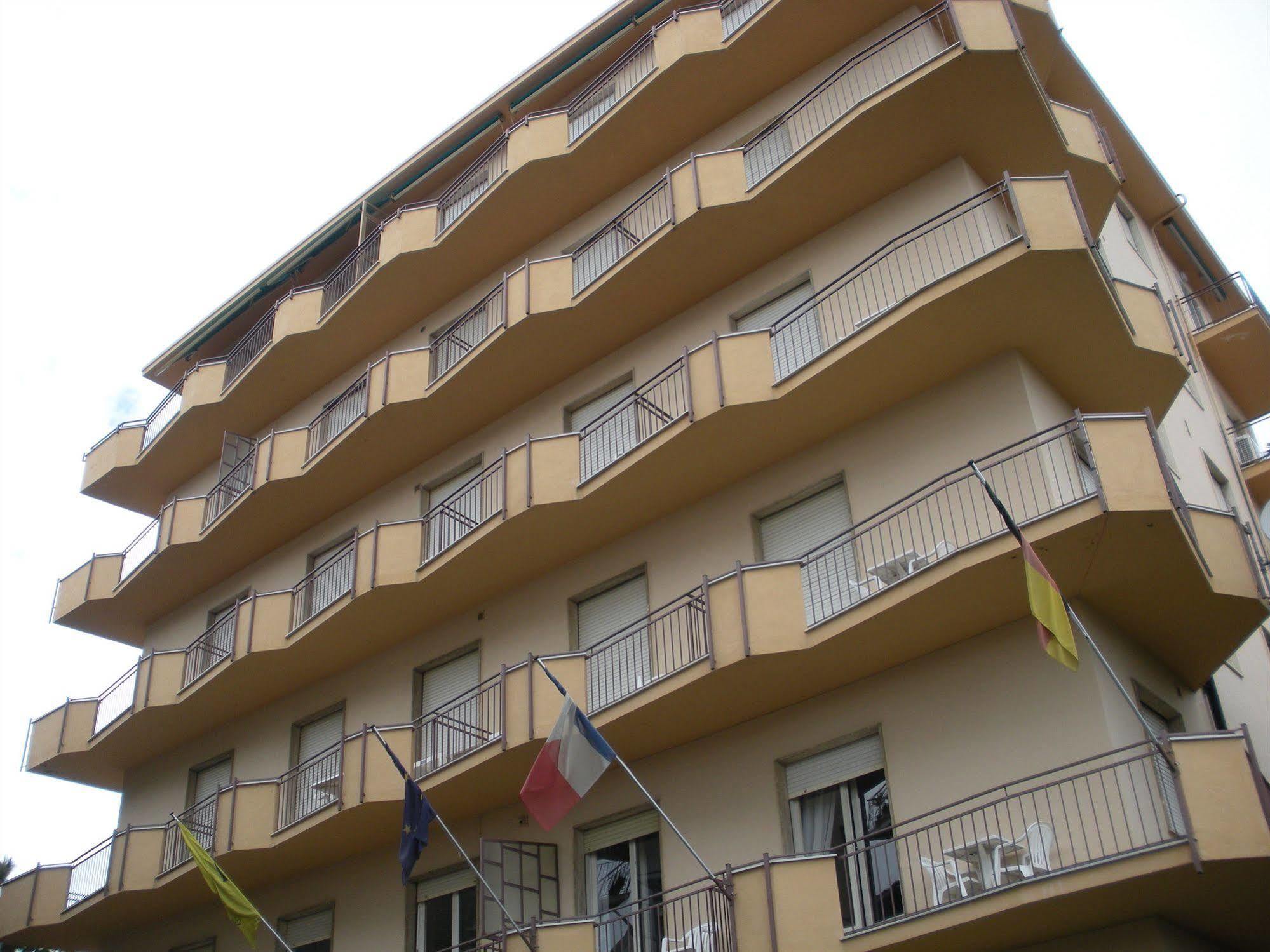 Hotel Solidago Arma di Taggia Luaran gambar